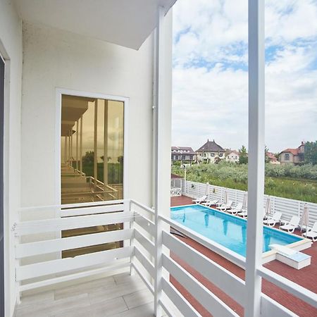 زاتوكا Family Hotel Happy Inn المظهر الخارجي الصورة