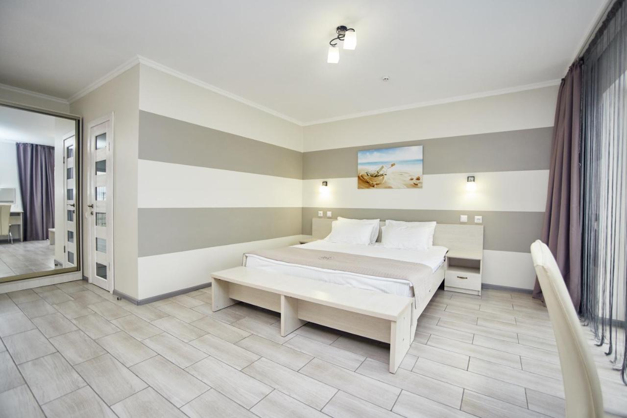 زاتوكا Family Hotel Happy Inn المظهر الخارجي الصورة