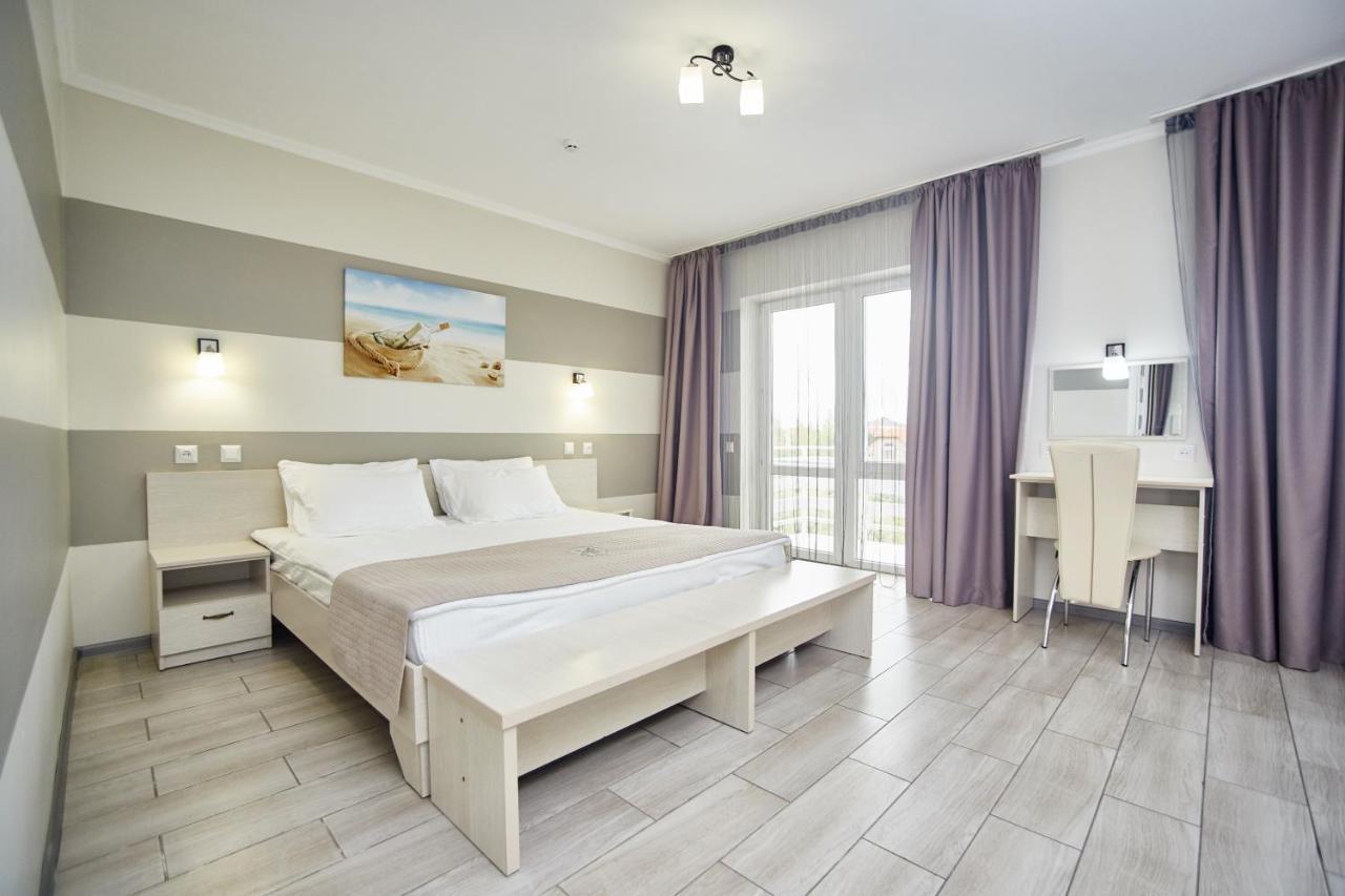 زاتوكا Family Hotel Happy Inn المظهر الخارجي الصورة
