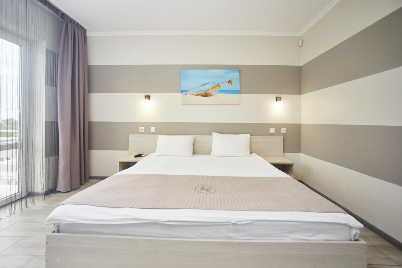 زاتوكا Family Hotel Happy Inn المظهر الخارجي الصورة