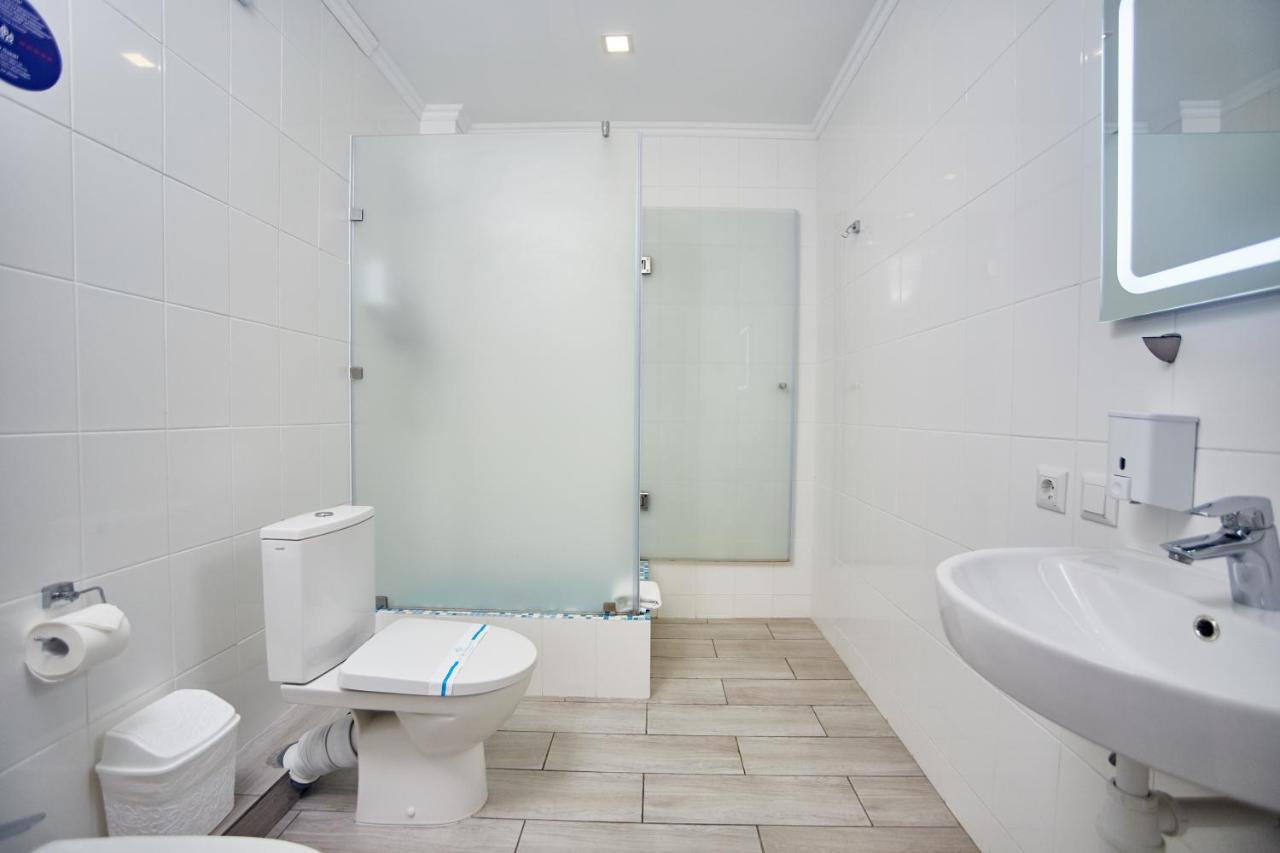 زاتوكا Family Hotel Happy Inn المظهر الخارجي الصورة