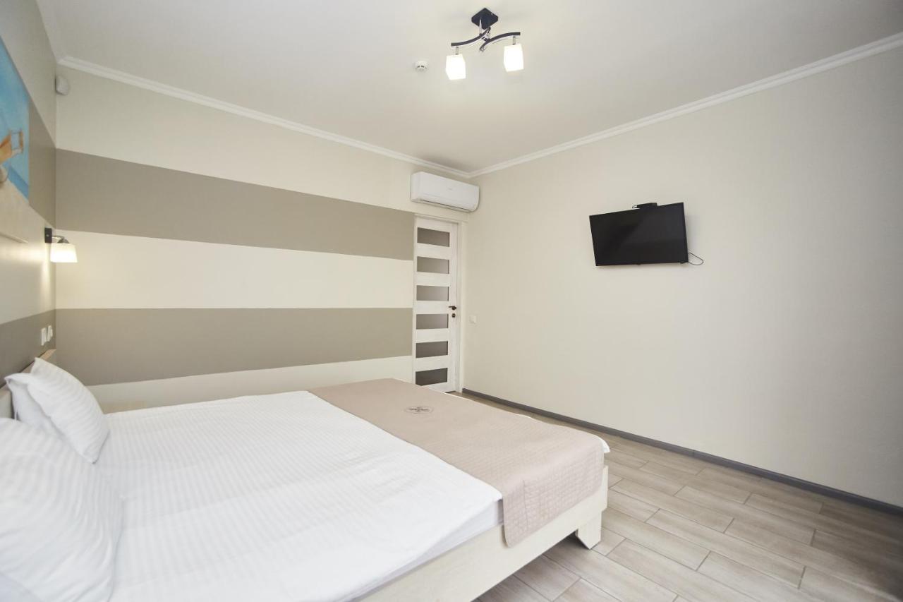 زاتوكا Family Hotel Happy Inn المظهر الخارجي الصورة