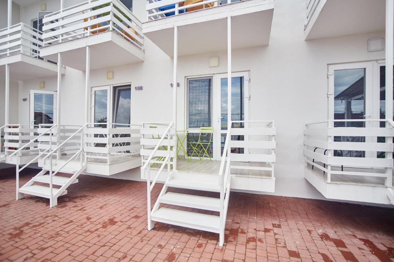 زاتوكا Family Hotel Happy Inn المظهر الخارجي الصورة