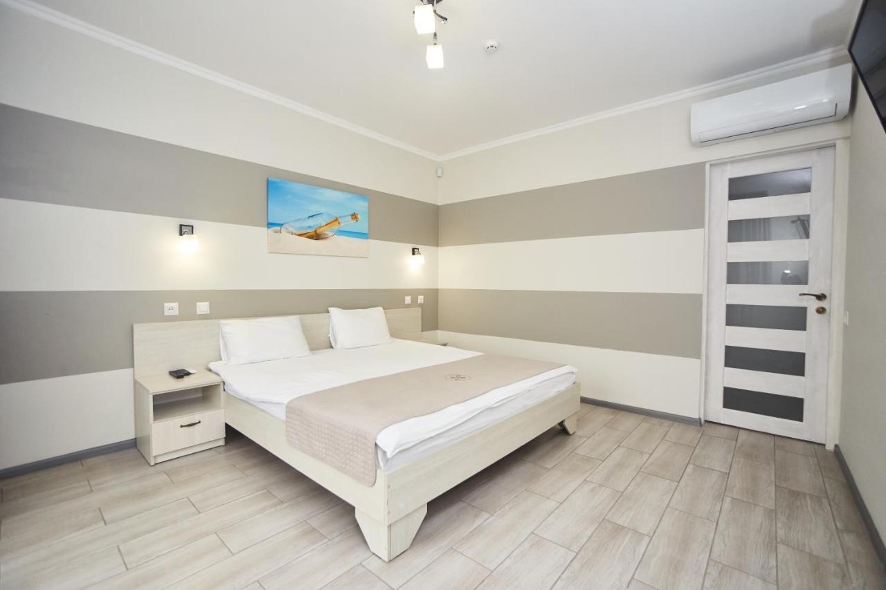زاتوكا Family Hotel Happy Inn المظهر الخارجي الصورة