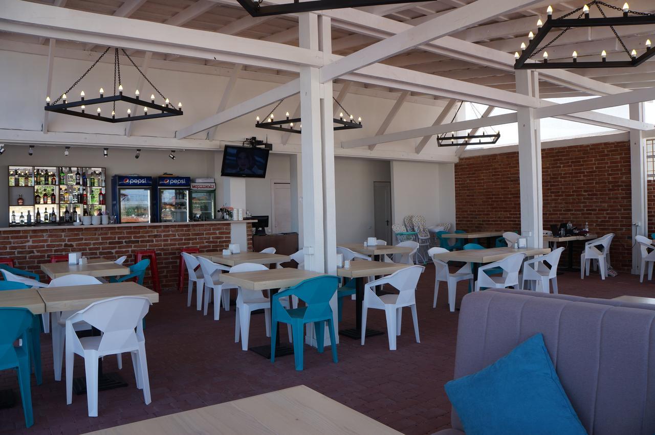 زاتوكا Family Hotel Happy Inn المظهر الخارجي الصورة