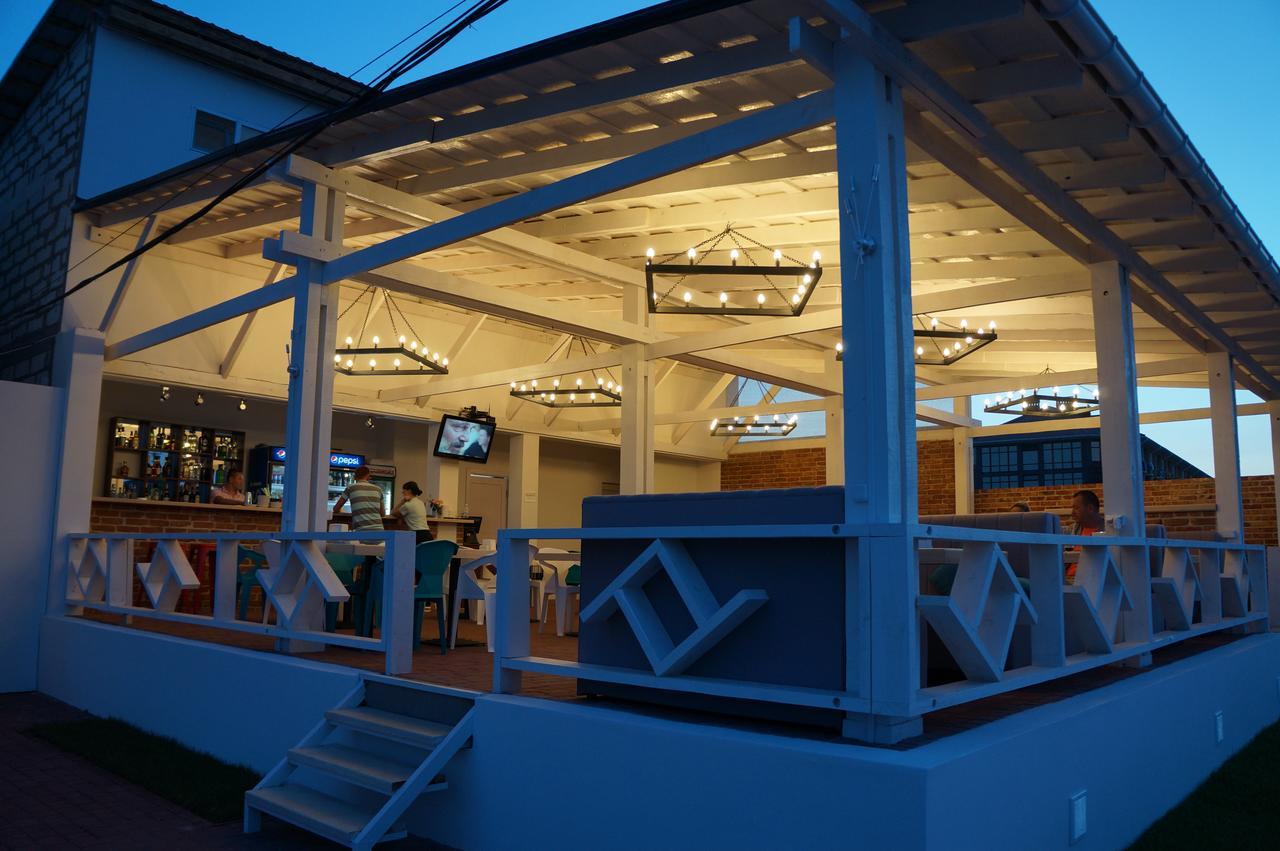 زاتوكا Family Hotel Happy Inn المظهر الخارجي الصورة