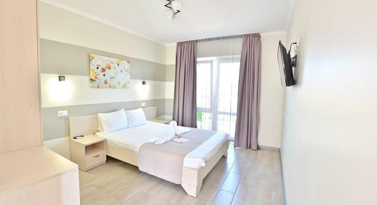 زاتوكا Family Hotel Happy Inn المظهر الخارجي الصورة